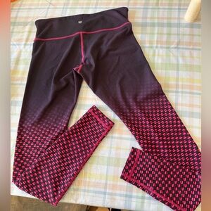 Lululemon purple and checkered size 8 reg